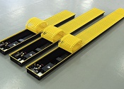 Конвекторы Qtherm 250.75 с решеткой желтого цвета